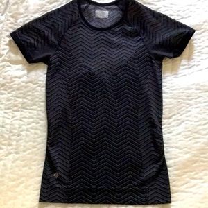 Athleta exercise shirt